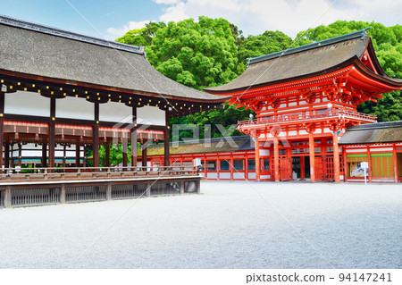 Kyoto Shimogamo Shrine Romon and Maiden 94147241