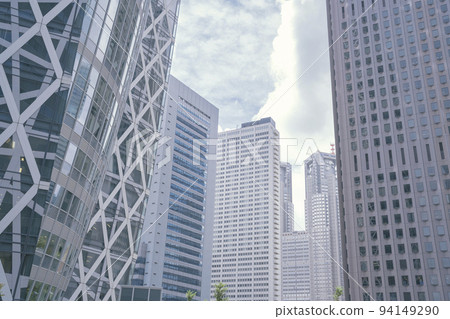 東京新宿區辦公區高層建築風光 94149290