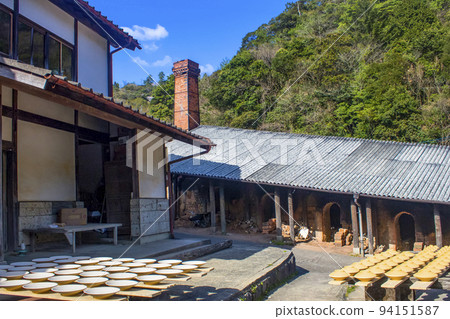 The village of Hida Ogatada Yaki The village of Hida Ogatada Yaki 94151587