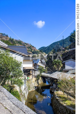 The village of Hida Ogatada Yaki The village of Hida Ogatada Yaki 94151589