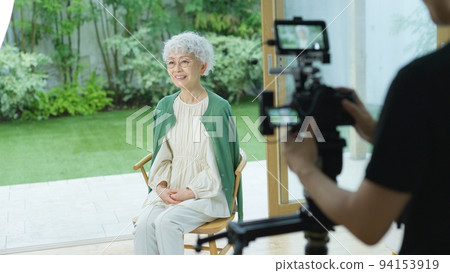Senior interview shooting image 94153919