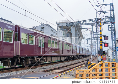 大阪府阪急線連續平交道口建設 94154711