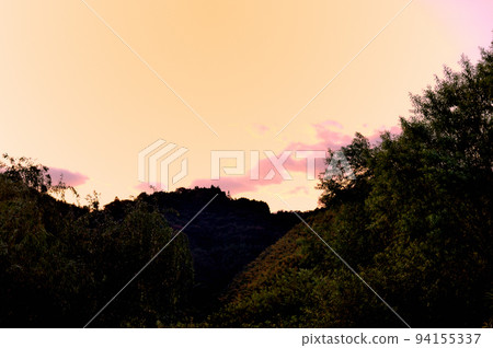 靜岡市里山的秋日夕陽 靜岡市里山的秋日夕陽 94155337