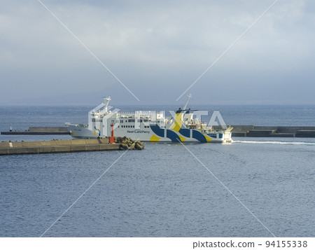 北海道禮文島渡輪離開卡夫卡港/禮文島,日本 北海道禮文島渡輪離開卡夫卡港/禮文島,日本 94155338