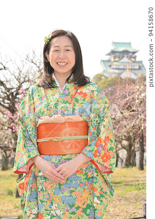 大阪城梅園的和服美女 94158670