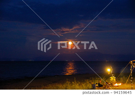Moonscape of Lake Biwa Campsite Moonscape of Lake Biwa Campsite 94159645