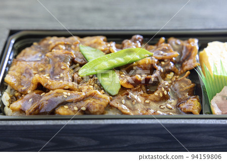 Delicious pork BBQ lunch 94159806