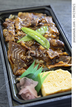 Delicious pork BBQ lunch 94159821