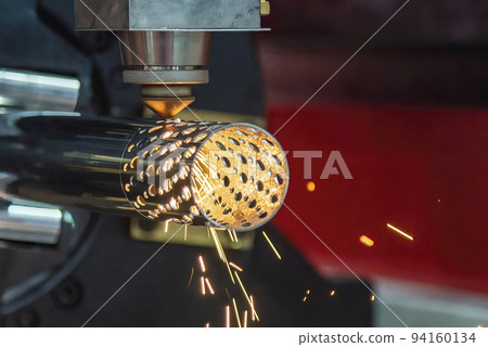 The fiber laser cutting machine cutting machine cut the stainless steel tube. The fiber laser cutting machine cutting machine cut the stainless steel tube. 94160134