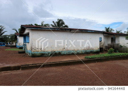 利比里亞共和國首都蒙羅維亞郊區的博拉馬西（前塞拉利昂難民安置項目區） 94164448