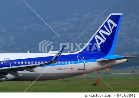大阪國際機場 ANA 飛機起飛準備就緒 川尻千里 大阪國際機場 ANA 飛機起飛準備就緒 川尻千里 94169841