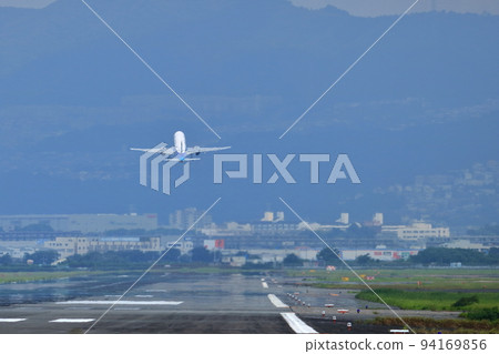 大阪國際機場 ANA 飛機起飛準備就緒 川尻千里 94169856