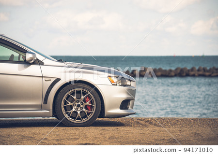 國產跑車轎車銀色拉力賽車 94171010