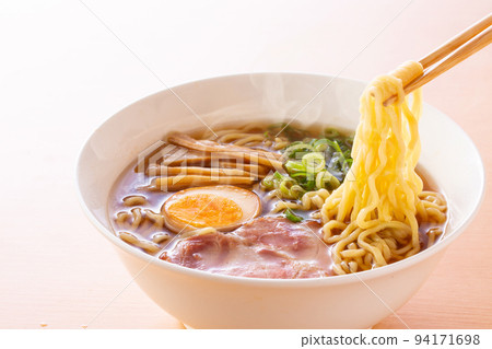 吃醬油面 94171698