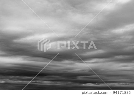 多雲的天空背景冒泡 a-5 硬單色 94171885