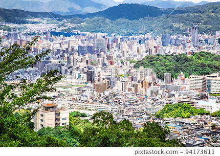 It is the urban landscape of the north and south of Hijiyama Park, Hiroshima City. Looking south from Kamiyacho towards Hijiyamacho and Minamicho. precision image It is the urban landscape of the north and south of Hijiyama Park, Hiroshima City. Looking south from Kamiyacho towards Hijiyamacho and Minamicho. precision image 94173611