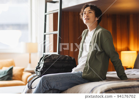 男性肖像 94176702
