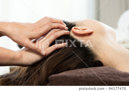 頭部按摩 94177478