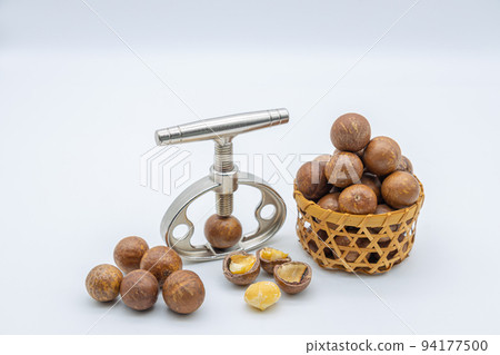 澳洲堅果殼和堅果餅乾 澳洲堅果殼和堅果餅乾 94177500