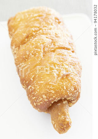 美味的香腸甜甜圈 美味的香腸甜甜圈 94178032