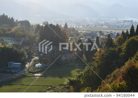 秋天從生井川大壩看到的上山 94180044