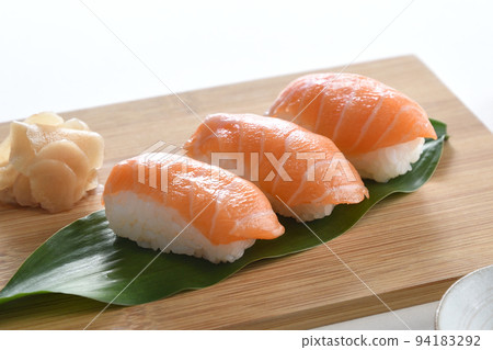 Salmon nigiri sushi 3 pieces Salmon nigiri sushi 3 pieces 94183292
