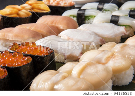 新鮮美味的壽司 94186538