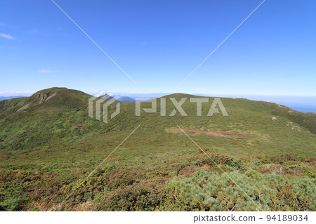 從栃木縣那須的茶臼山到三本有里山的山路遠眺 94189034