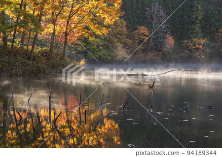 211104 dam lake z035 94189344