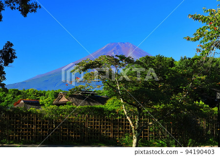 [Yamanashi Prefecture] Mt. Fuji in summer (Oshino Hakkai) 94190403