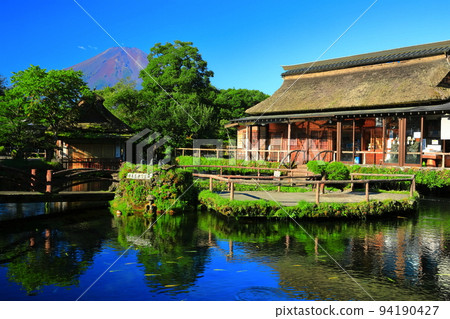 [山梨縣]夏季富士山和忍野八海池（中池） 94190427