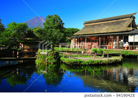 [山梨縣]夏季富士山和忍野八海池（中池） 94190428