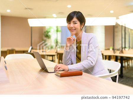 Business: Image photo 94197742