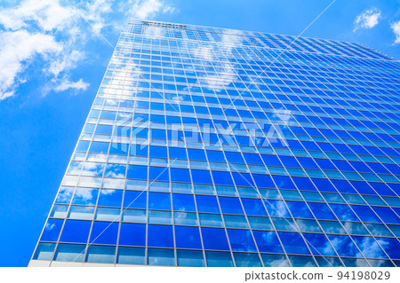 [Urban landscape of Tokyo] Skyscrapers and blue sky 94198029