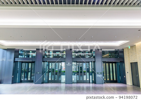 [Image material] Office building elevator hall 94198072
