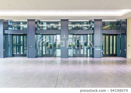 [Image material] Office building elevator hall 94198074