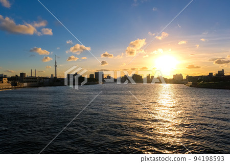 The sunset seen from the Nakagawa Okudo Observation Deck, Katsushika Ward, Tokyo The sunset seen from the Nakagawa Okudo Observation Deck, Katsushika Ward, Tokyo 94198593