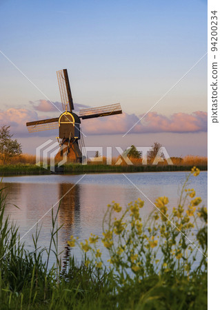 Windmill Broekmolen, Molenlanden - Nieuwpoort, The Netherlands 94200234