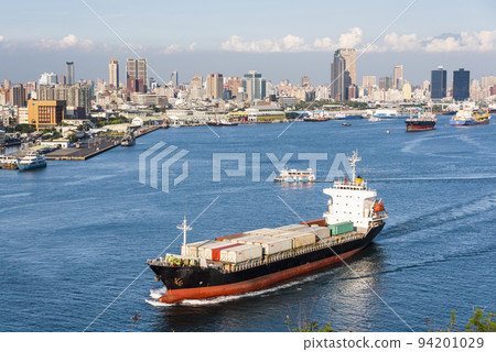 The container ship is leaving the Port of Kaohsiung, Taiwan. 94201029