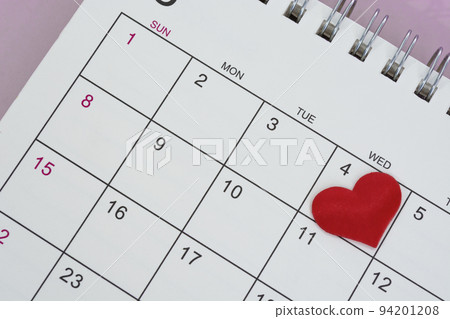 Red heart shape on the date of the 4th day in the calendar. 94201208