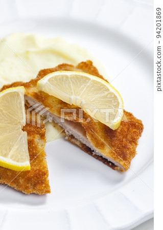 veal schnitzel with mashed potatoes veal schnitzel with mashed potatoes 94201869