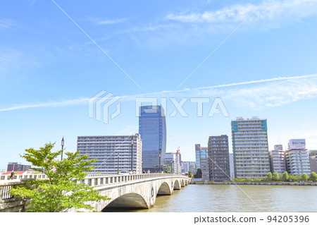 Bandai Bridge (left bank of the Shinano River, view from near Hotel Okura) Niigata City 94205396