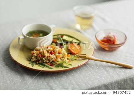 糙米一盤 94207492