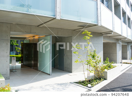 Mansion entrance image Mansion entrance image 94207648