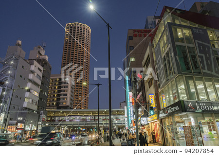 Yamanote Street in front of Nakameguro Station in the evening Meguro Ward, Tokyo 94207854