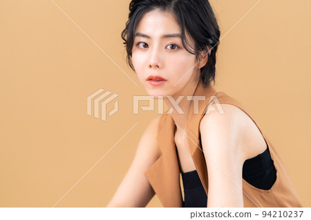 Female beauty beauty make-up skin care 94210237