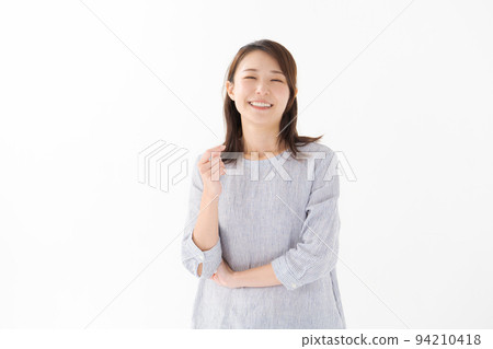 Portrait of women in their twenties 94210418