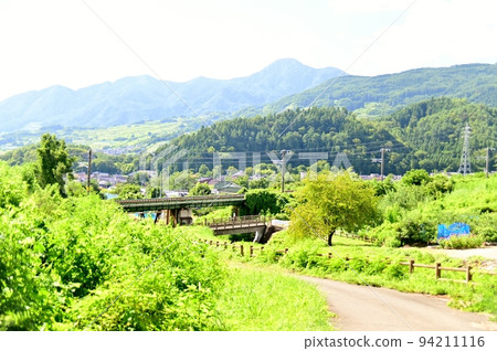 The view looking back from the way to the Ezawagawa stone embankment The view looking back from the way to the Ezawagawa stone embankment 94211116