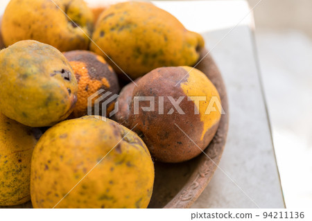 fruit, quince, fruits 94211136