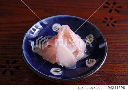 Red pickled ginger placed in the middle Japanese style 94211398